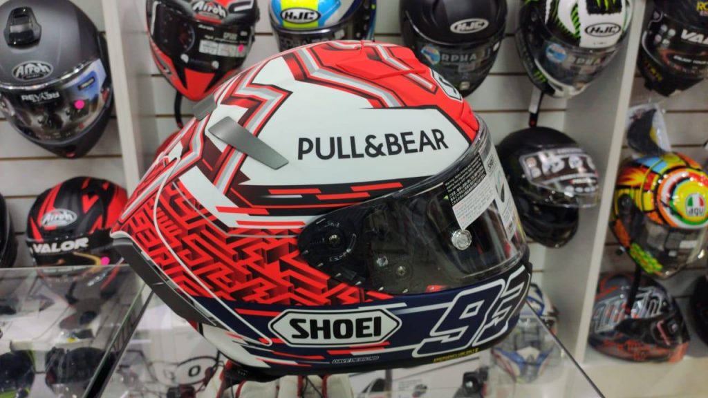 Festival de capacetes gringos na Giga Racing Paraguay