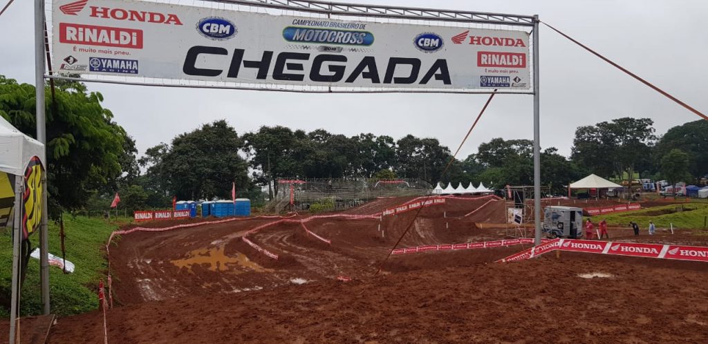 Corridas do domingo s&atilde;o canceladas pela chuva no Brasileiro de Motocross