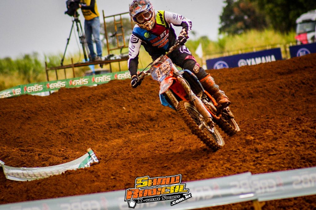 Augustinho #19 &eacute; 7&ordm; no Brasileiro de Motocross Pr&oacute;