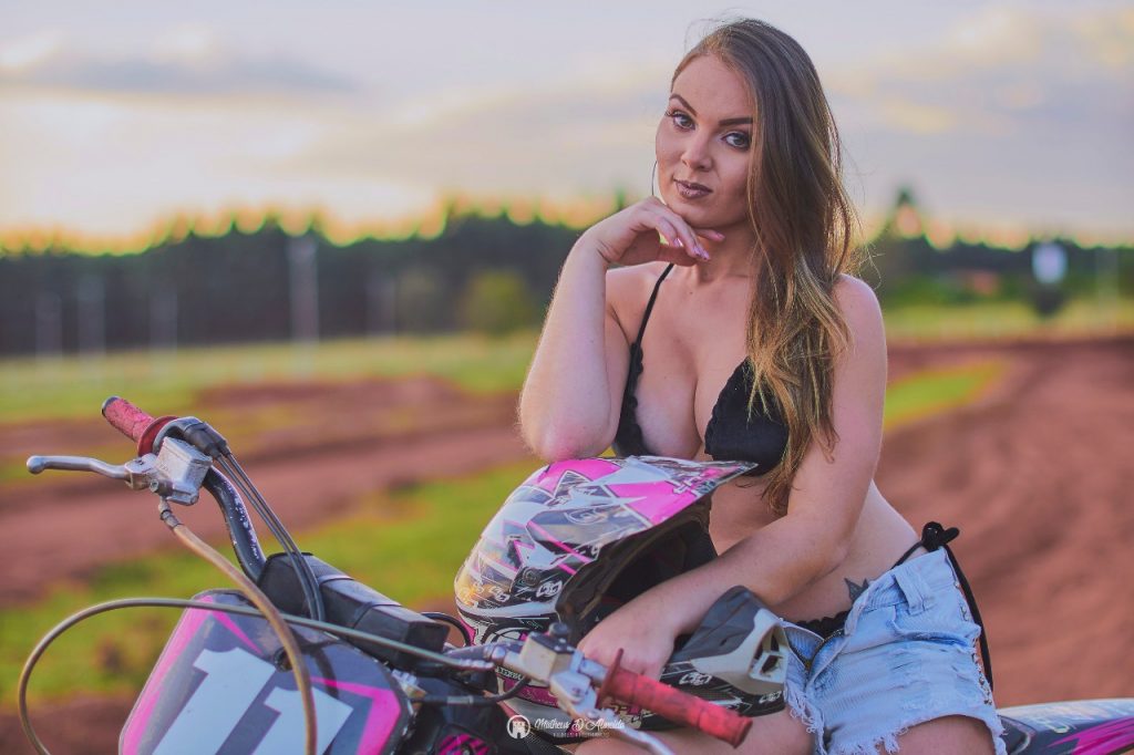 Conhe&ccedil;a Gaby Penrabel a piloto e modelo do Mato Grosso do Sul