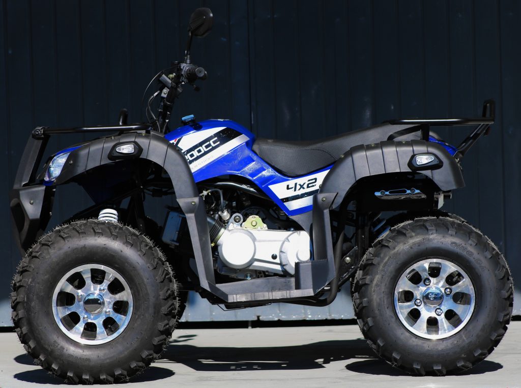 Quadriciclo MXF Force 200cc &eacute; op&ccedil;&atilde;o para locomo&ccedil;&atilde;o em &aacute;reas rurais