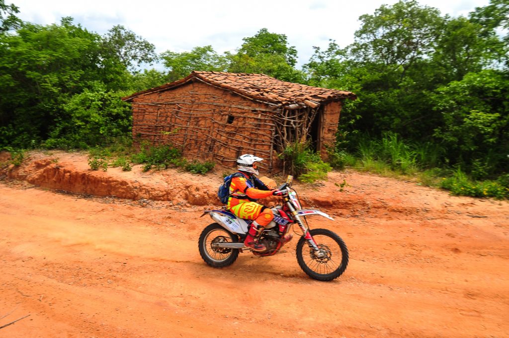 Campe&otilde;es das Motos no Rally Piocer&aacute; 2019 s&atilde;o definidos ap&oacute;s disputas ponto a ponto