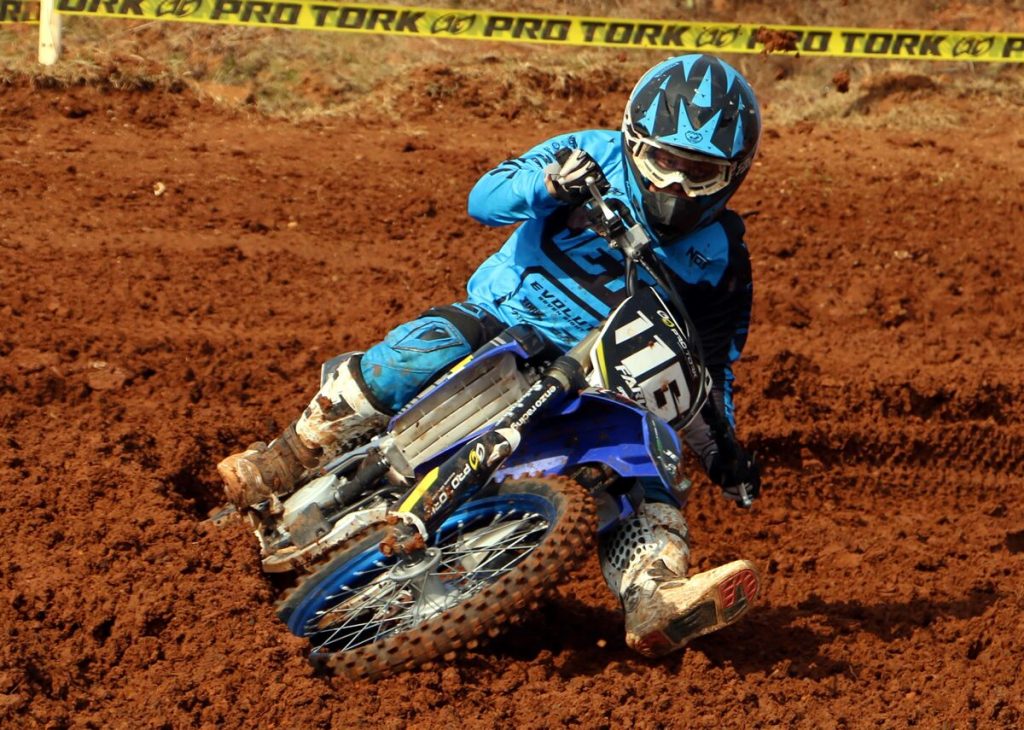 Motores aquecidos para a grande final do Paranaense de Velocross