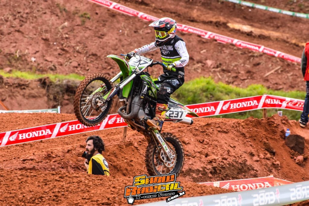 Rota Kawasaki Team &eacute; TOP5 na 5&ordf; etapa do Brasileiro de Motocross Pr&oacute; em Extrema MG