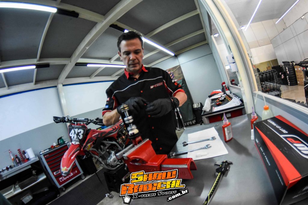 Suspens&otilde;es W-Tech para CRF 250F, instalamos na moto do site