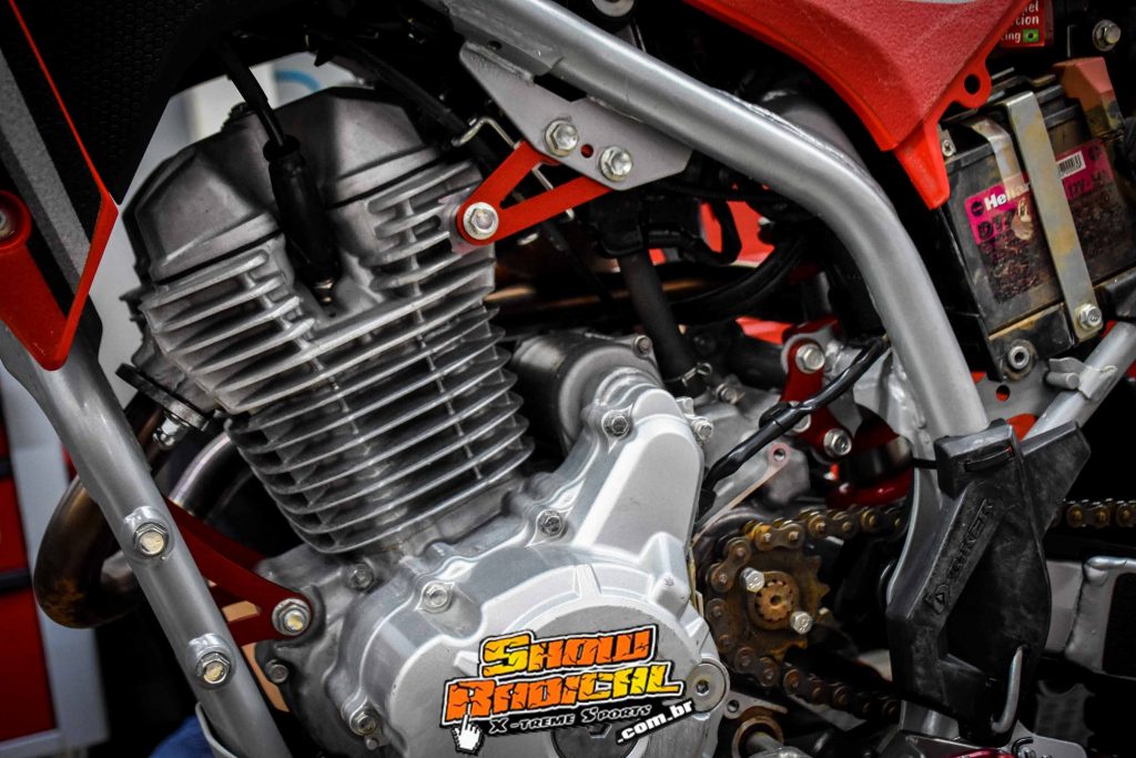 Suspens&otilde;es W-Tech para CRF 250F, instalamos na moto do site