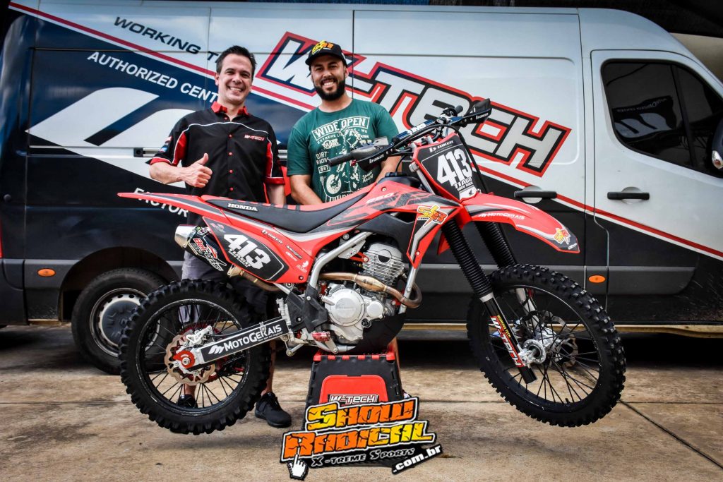 Suspens&otilde;es W-Tech para CRF 250F, instalamos na moto do site